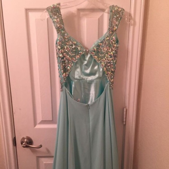 Evening Dress - Picture 5 of 6